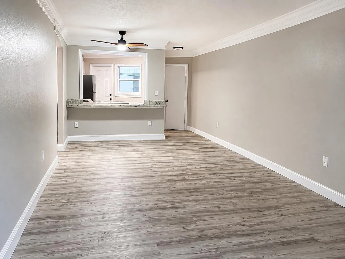 2 bed, 1.0 bath, 825 sqft, $2,200 — Photo 2