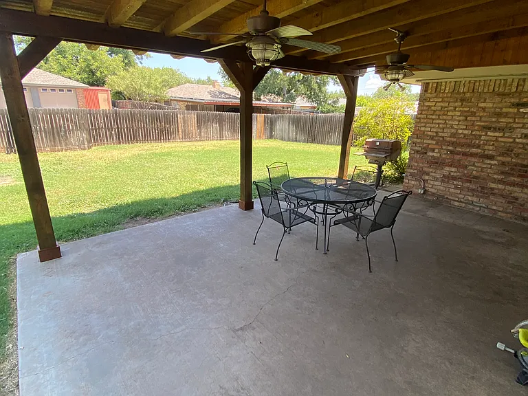 3322 Grandview Dr — Photo 5