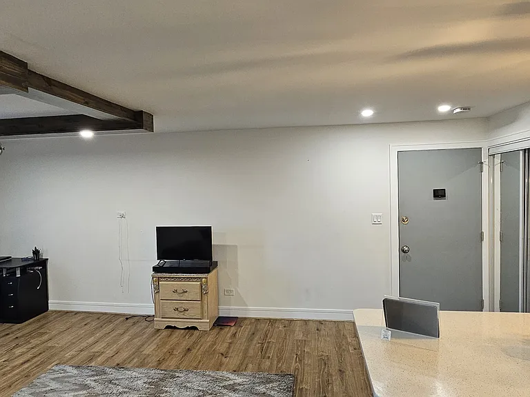 1160 Valley Ln #4-206 — Photo 3