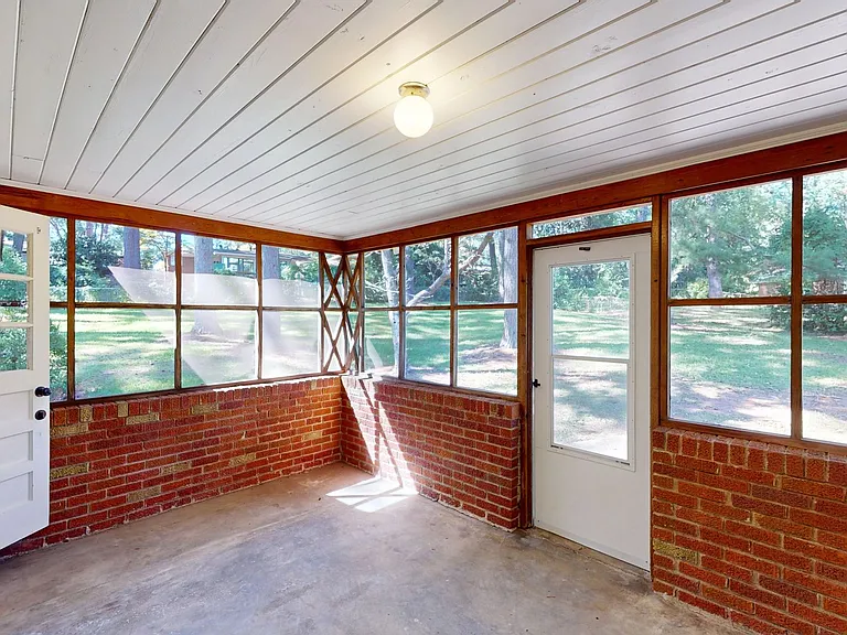 67 Holliday Dr — Photo 18