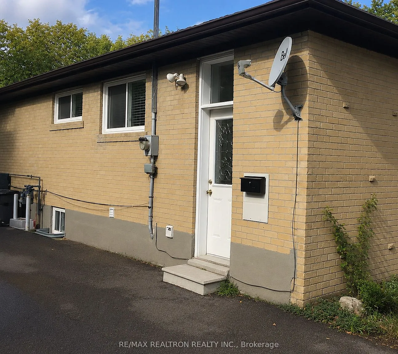 3 bed, $1,950 — Photo 2