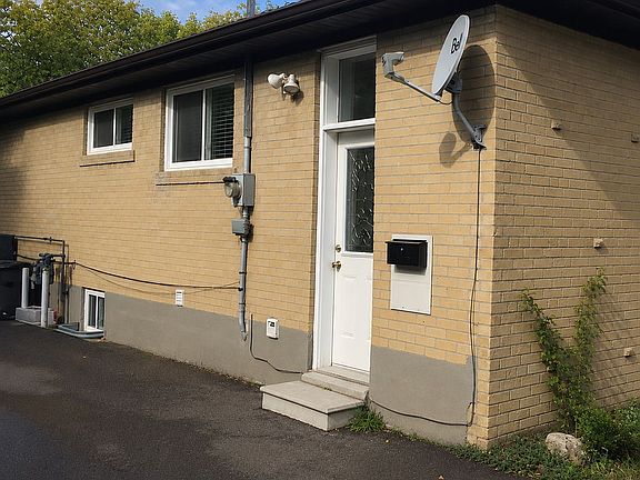 2nd image of 260 Axminster Dr