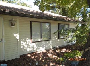 20 Peachton Ln, Sicklerville, NJ 08081