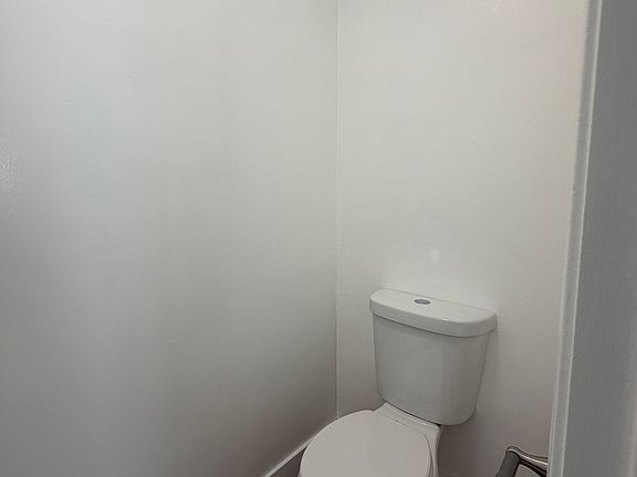 3rd image of 6419 Brynhurst Ave #7