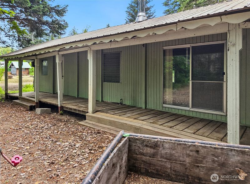 3rd image of 260 Shady Glen Lane