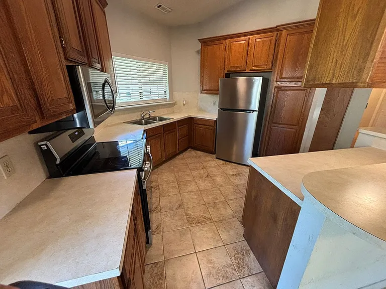 3468 W Yale St — Photo 8