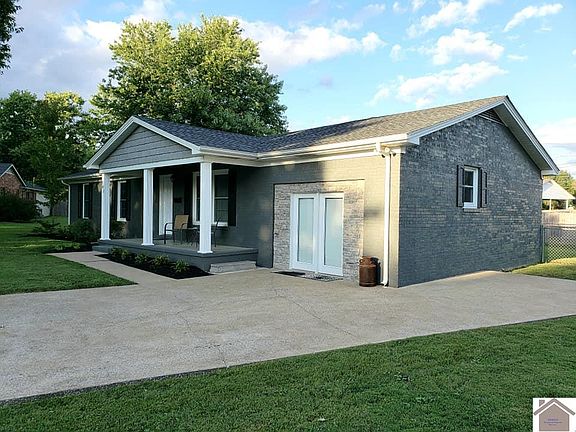 3rd image of 701 Earl Ct