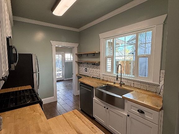 4th image of 506 W Providence Ave