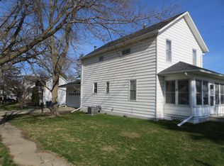 108 S 2nd St, Fairbank, IA 50629