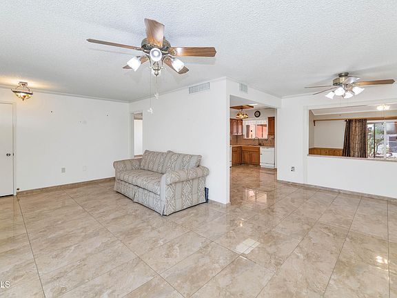 5th image of 9902 W PRAIRIE HILLS Circle