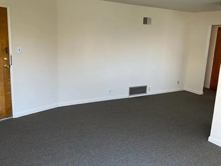252 Acton Pl — Photo 5