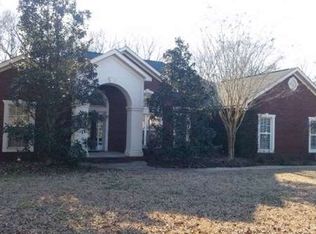 224 Stonegate Dr, Dothan, AL 36305