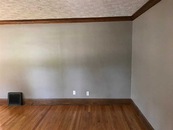 4th image of 814 N Highland Ave