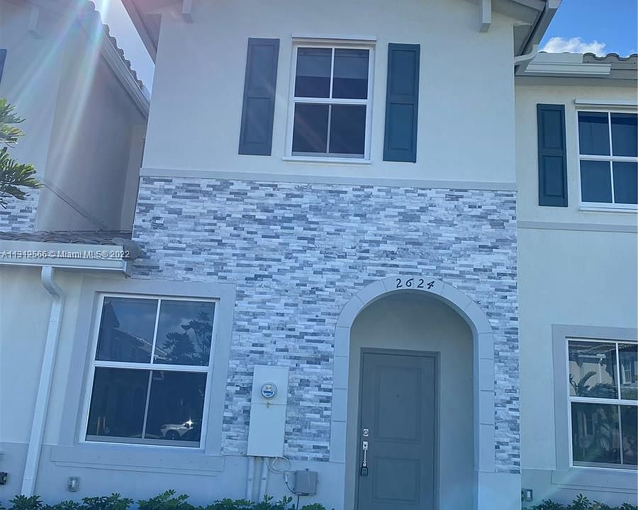 1st image of 2624 SE 19th Ct #2624