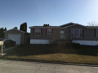 2 Pheasant Cir, Beecher, IL 60401