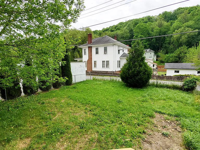 1905 Bluefield Ave — Photo 31