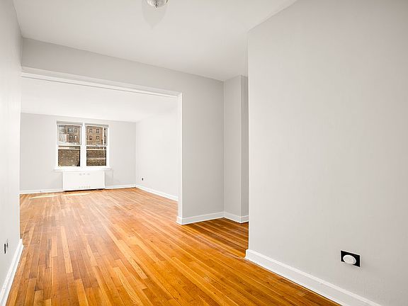 2nd image of 143 Bennett Ave APT 6R