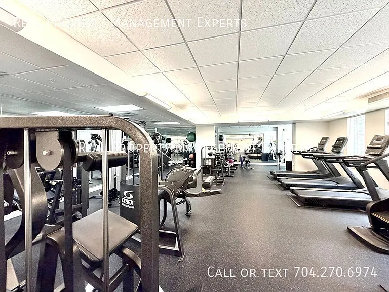 300 W 5th St #215 — Photo 17