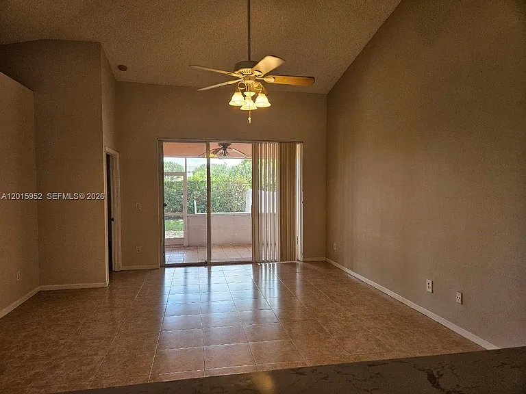 2450 S Coral Trace Cir — Photo 8