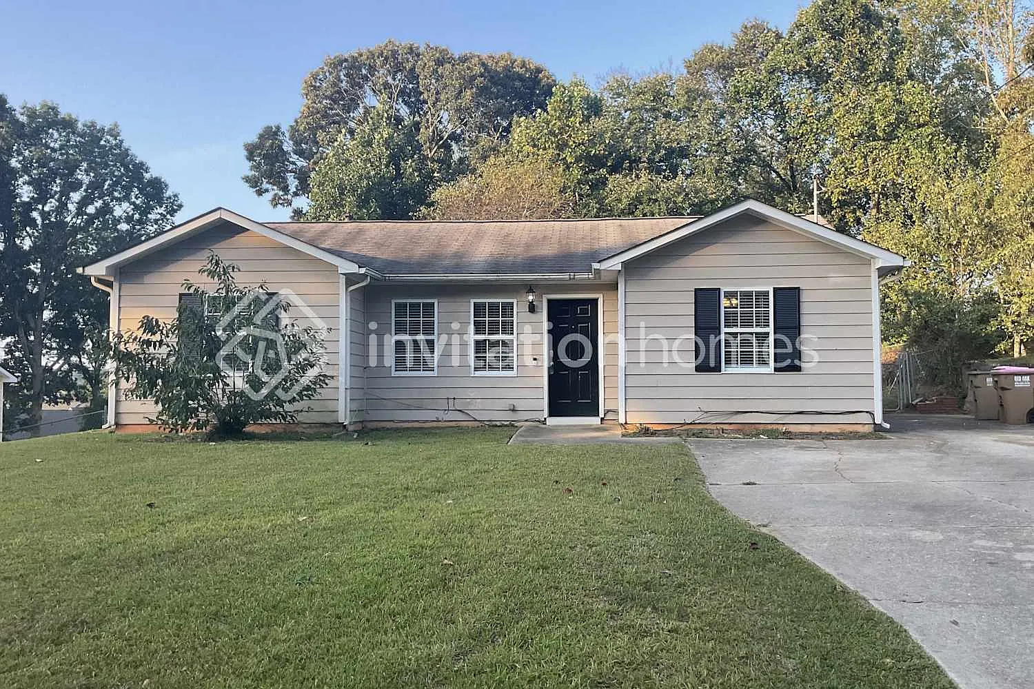 4038 Warren Rd Flowery Branch, GA 30542 — Photo 1
