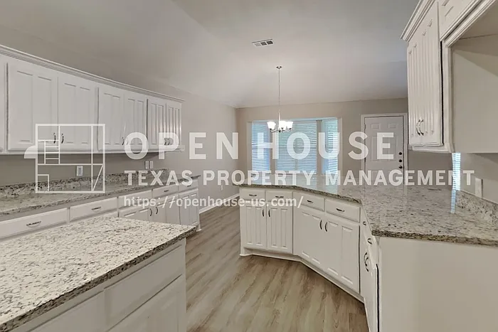 821 Willow Ct — Photo 7