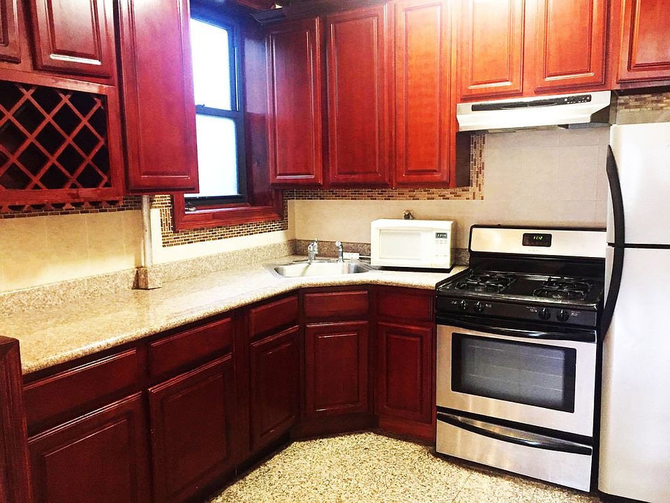 1st image of 631 Sterling Pl APT 2
