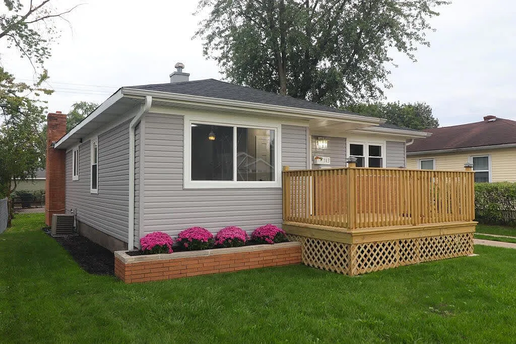 3 bed, $1,350 — Photo 2
