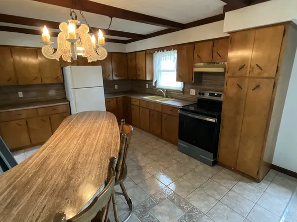 1614 Scott Rd #1, Olyphant, PA 18447