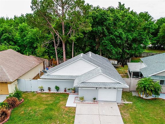 3rd image of 11924 Sugar Tree Dr