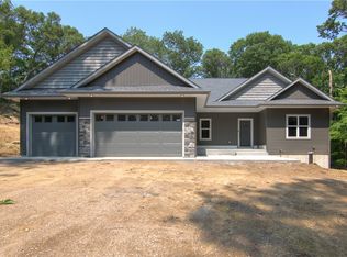 1907 Deepwood Ct, Eau Claire, WI 54703