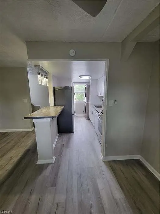 1214 Underwood Ave — Photo 2