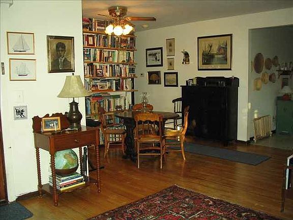 Dining/library area