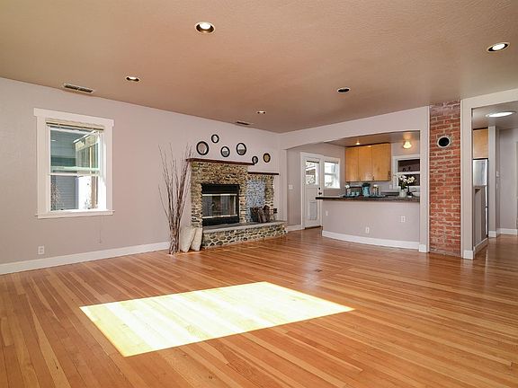 4th image of 7873 Magnolia Ave