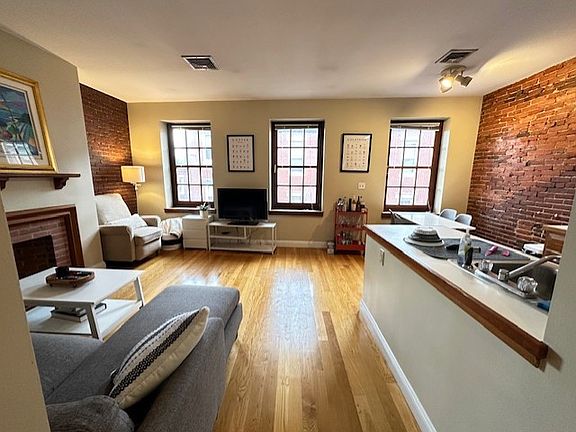 3rd image of 15 Sheafe St APT 7