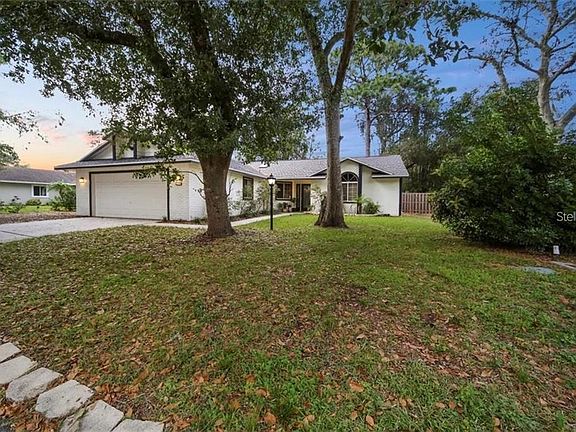 3rd image of 4690 Hamlets Grove Dr