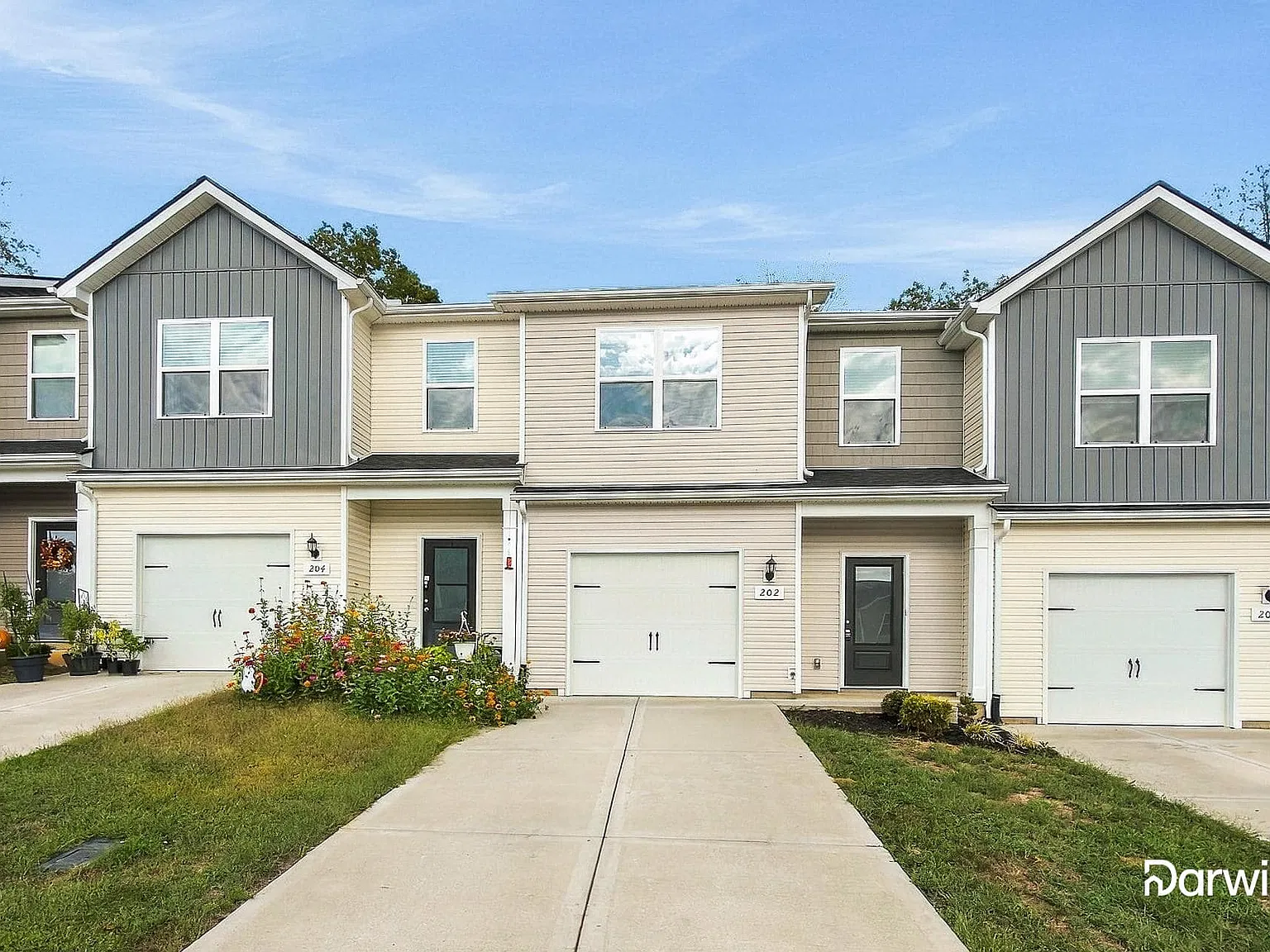 3 bed, 2.5 bath, 1725 sqft, $1,800 — Photo 1