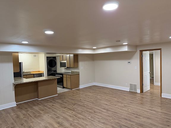 5th image of 3222 W Government Way