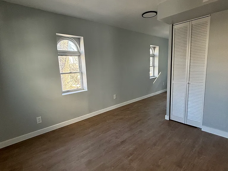 145 Vermont Ave #4 — Photo 3