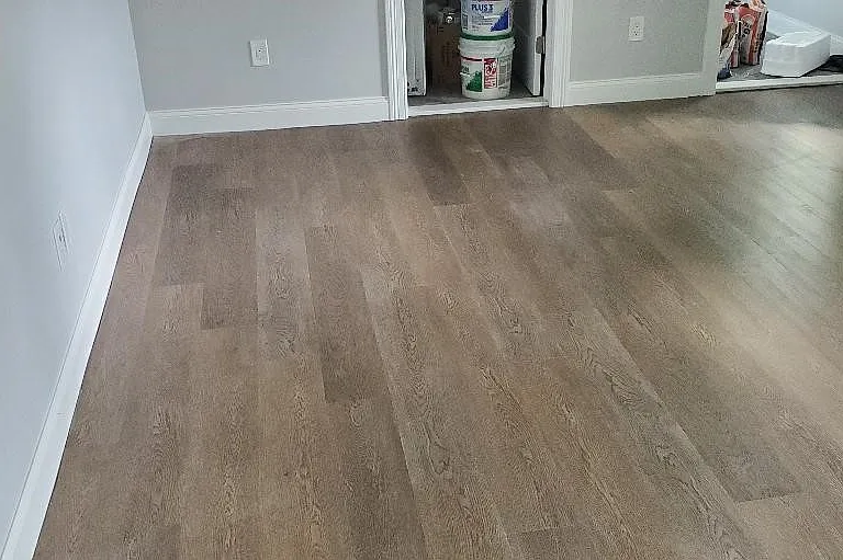 96 Columbus Dr — Photo 3