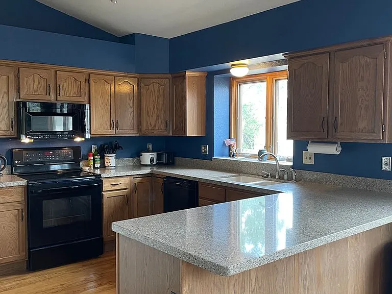 5045 Broadmoor Bluffs Dr — Photo 15