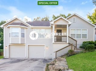 5213 S Powell Ave, Blue Springs, MO 64015