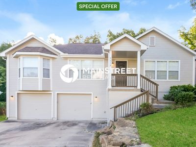 5213 S Powell Ave, Blue Springs, MO, 64015