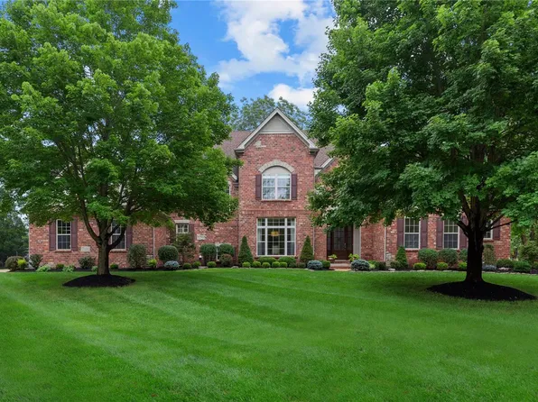 17282 Jeffreys Crossing Ln, Chesterfield, MO 63005