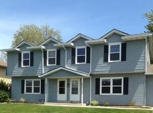 7506 S 75th St, Franklin, WI 53132