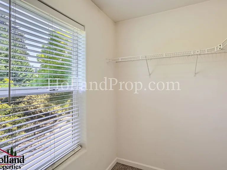 222 NE 76th Ave — Photo 20