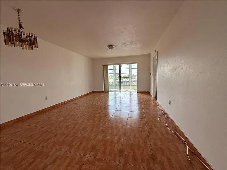 8135 Sunrise Lakes Blvd #302 — Photo 9