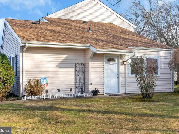 34 Mediterranean Ct, Barnegat, NJ 08005