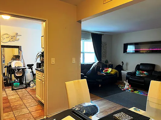 Rented by Prime Realty | media 43