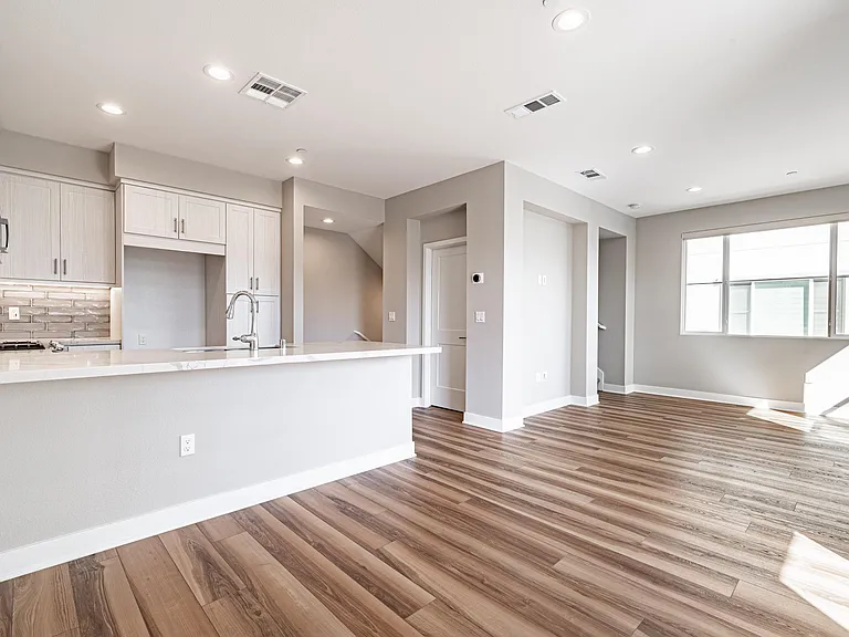 1169 Jepson Ln — Photo 1