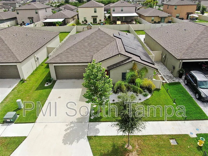 3 bed, 2.0 bath, 1540 sqft, $2,300 — Photo 2